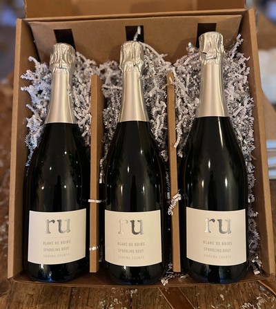 ru Sparkling Blanc de Noirs Gift Set